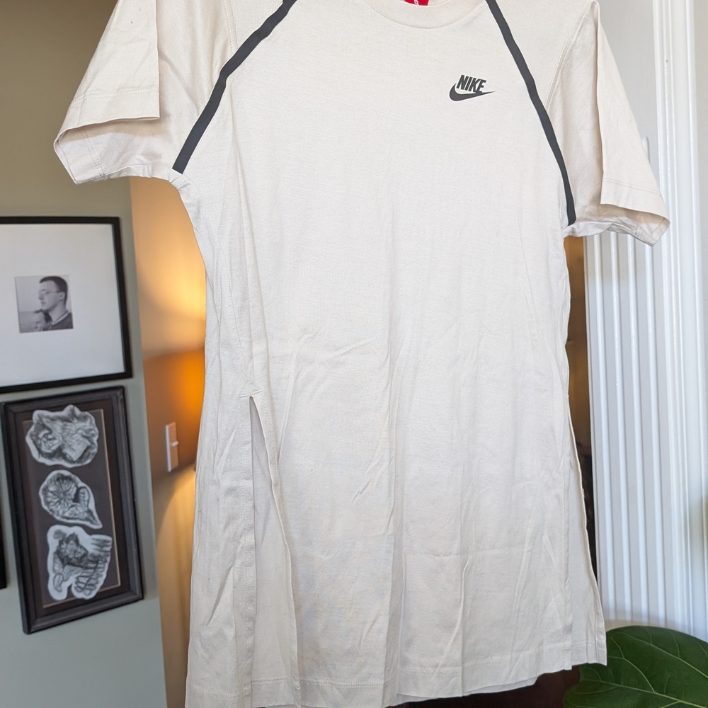 Nike Beige T-Shirt